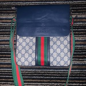 GUCCI SHOULDER BAG